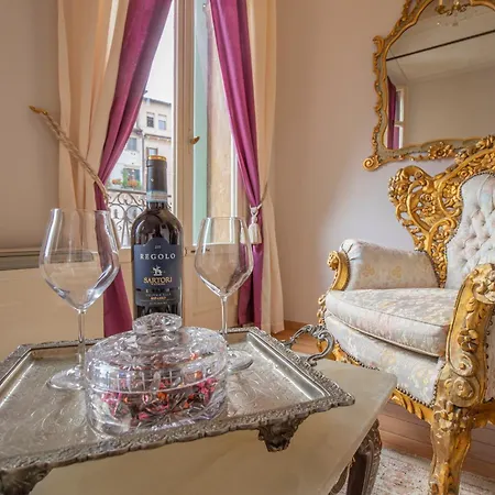 Corte Realdi Piazza Erbe Pensión 3*