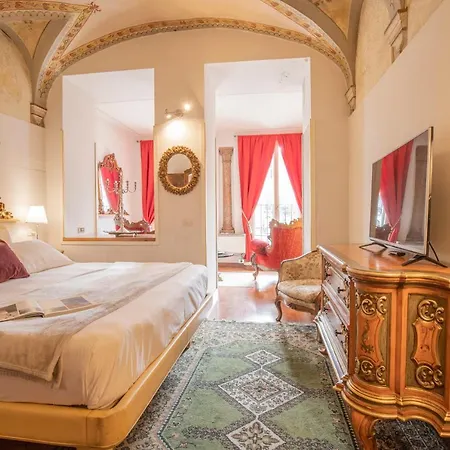 Corte Realdi Piazza Erbe 招待所 4*