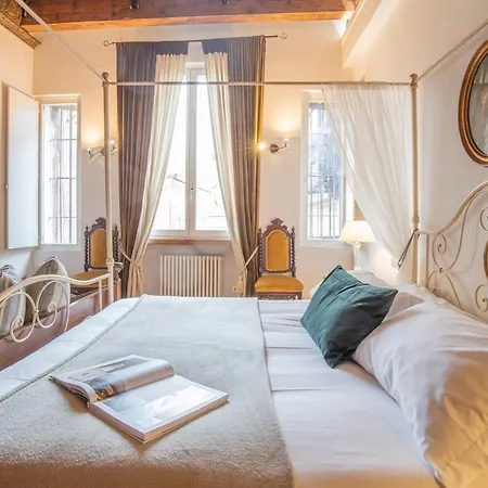 Pensjonat Corte Realdi Piazza Erbe