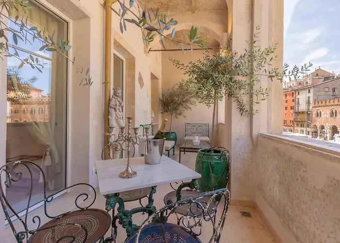 Affittacamere Corte Realdi Piazza Erbe 4*