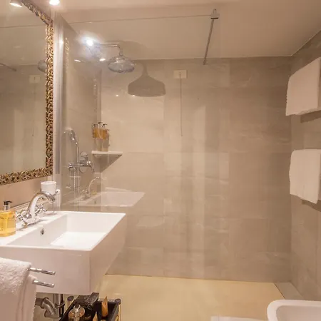 Guest house Corte Realdi Piazza Erbe 3*